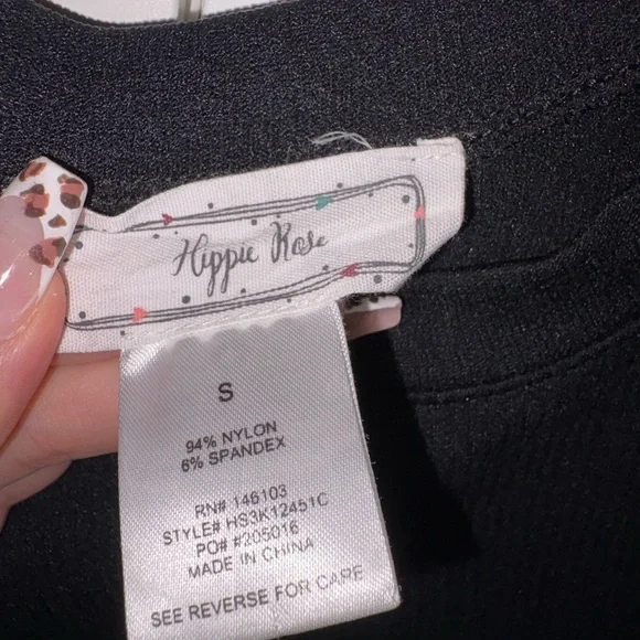 Black Ribbed Short Sleeve Top🖤 - Picture 2 of 3